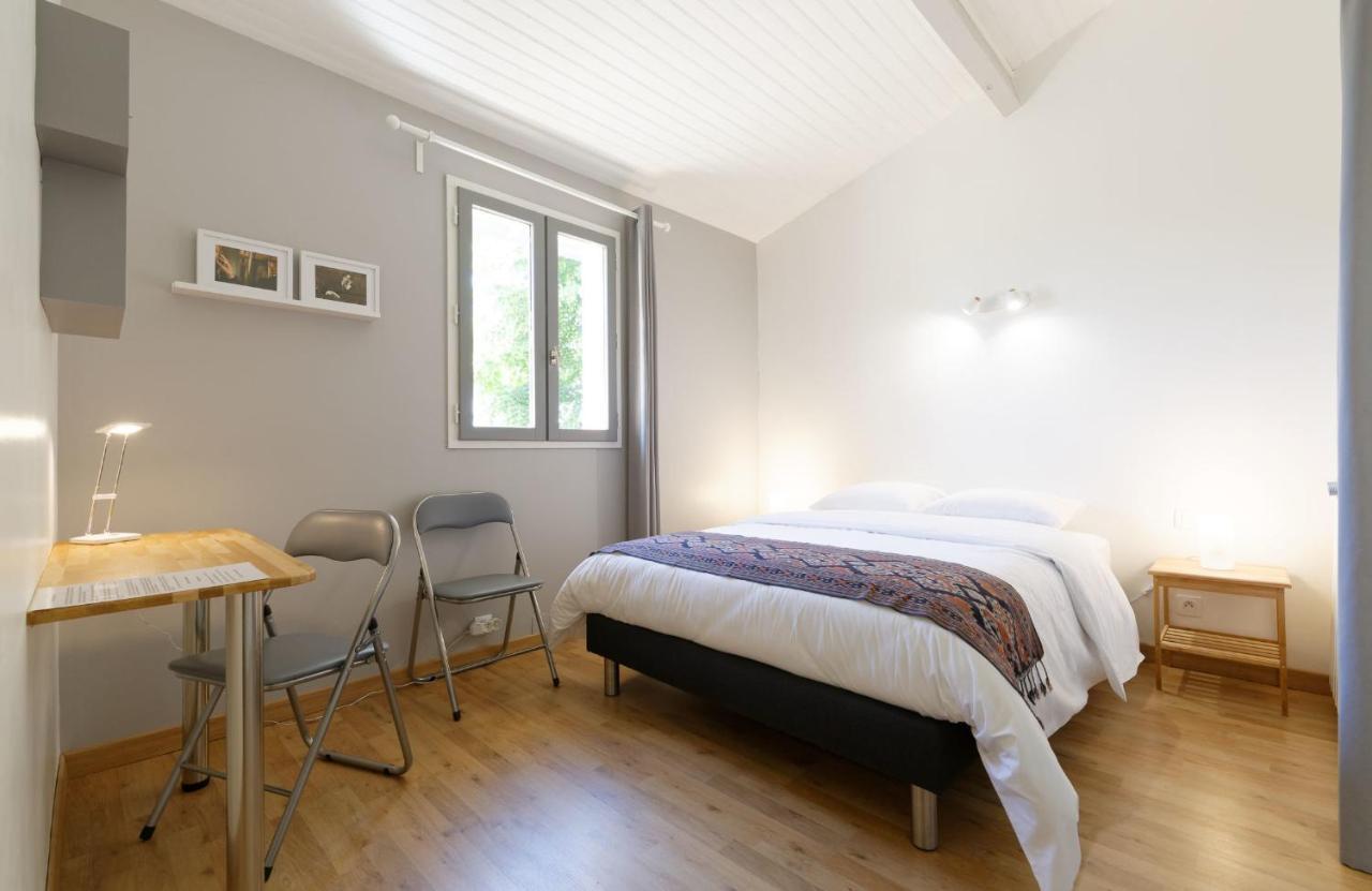 Chambre D'Hotes De Charme A La Maison Bleue Savignac-Mona Exterior photo